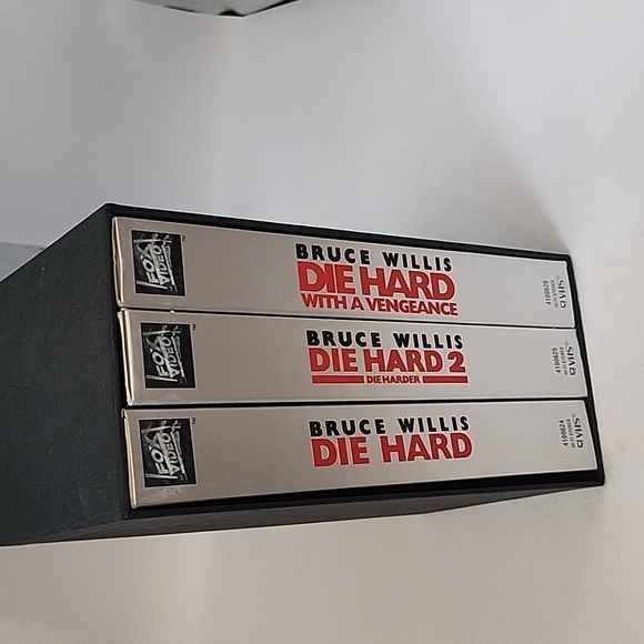 Die Hard Trilogy Box Set VHS - Picture 8 of 11